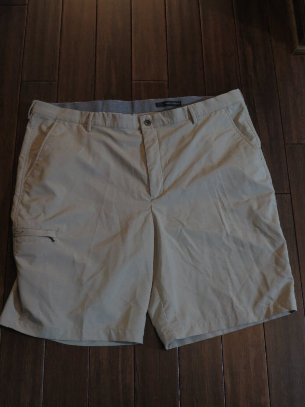 Greg Norman Size 42 Golf Shorts Khaki Great Preowned Condition